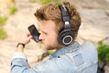 Jak podłączyć słuchawki bezprzewodowe?