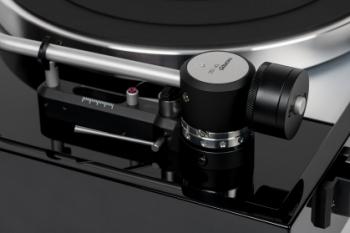 „Uwodzicielski elegant” – test gramofonu Thorens TD 1500 w „Audio Video”