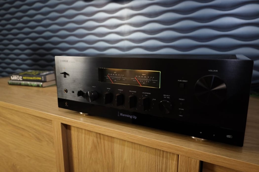 Wzmacniacz stereo all-in-one Yamaha R-N2000A