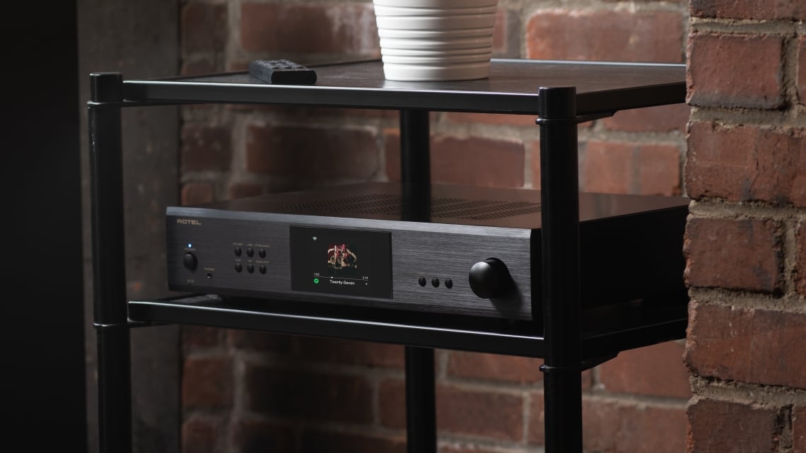 Rotel S14 - w łatwy sposób obsługuje muzyczną bibliotekę i serwisy streamingowe w domowej sieci, wysokiej klasy urządzenie audio 