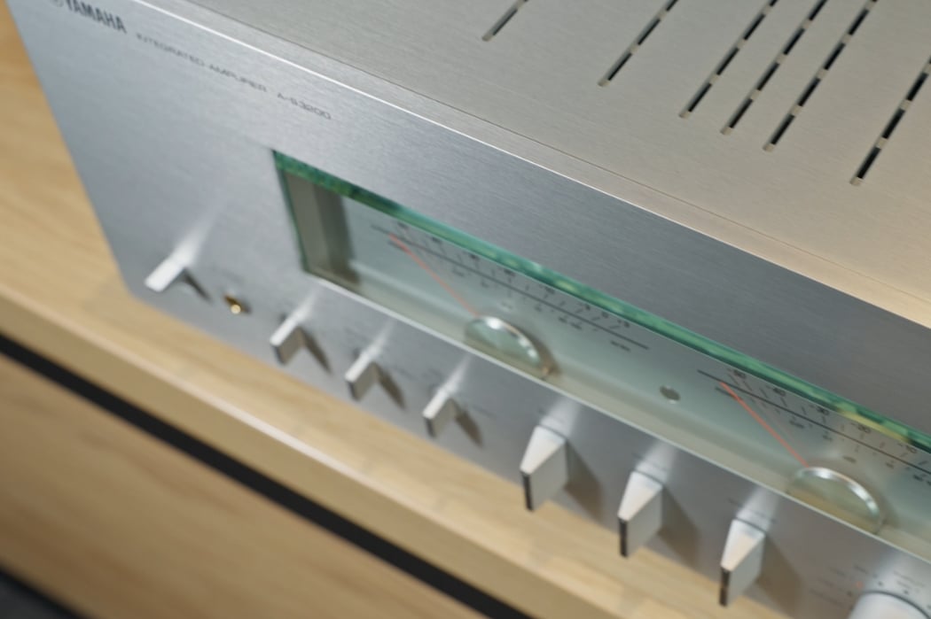 Yamaha A-S3200 - wzmacniacz stereo posiadający wyjście dla końcówki mocy 