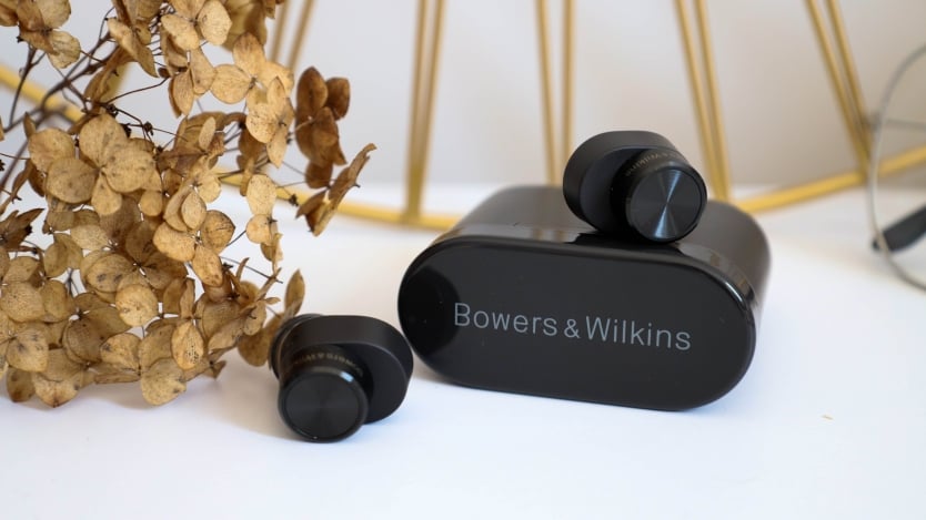 Jakie słuchawki zamiast AirPods, Bowers & Wilkins Pi5 czarne