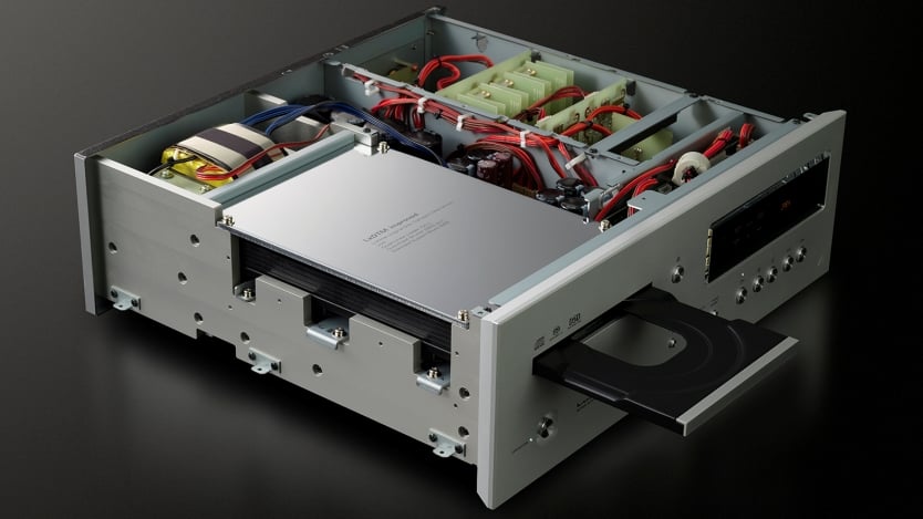 Odtwarzacz CD Luxman D-10X oferuje jakość dźwięku spełniającą najwyższe standardy, jakość której nie zapewni przenośny odtwarzacz CD